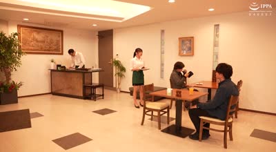 FOCS-262 あざと可愛い爆乳Hcupカフェ店員のノーブラパイズリ誘惑！お客に隠れて不倫沼に墮ちた中年店長と種付けプレスで中出しセックス 似鳥日菜