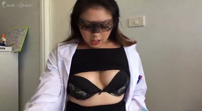 豐滿醫生需要大肉棒來治療