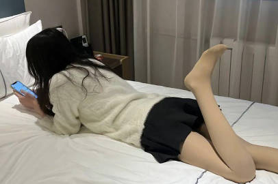 女兒要去同學傢幾天不回來刺激的內射瞭