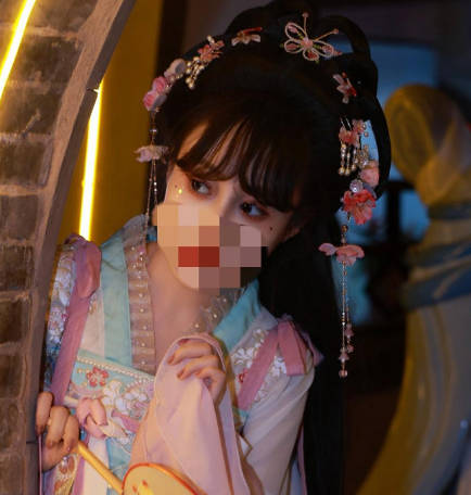 親妹妹穿著漢服的樣子讓我雞巴梆硬